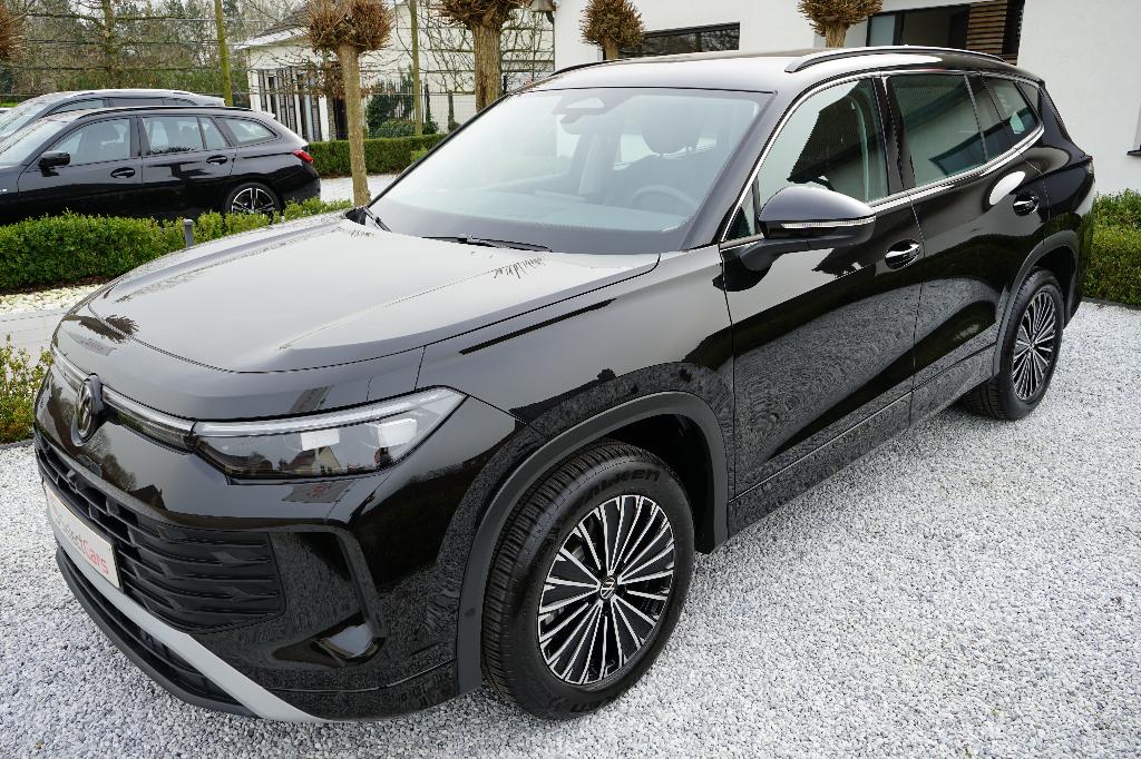Volkswagen Tayron Life ~ MHEV ~ COMME NEUF ~ 7 places, 144 g/km, Autres modèles, Achat, Noir