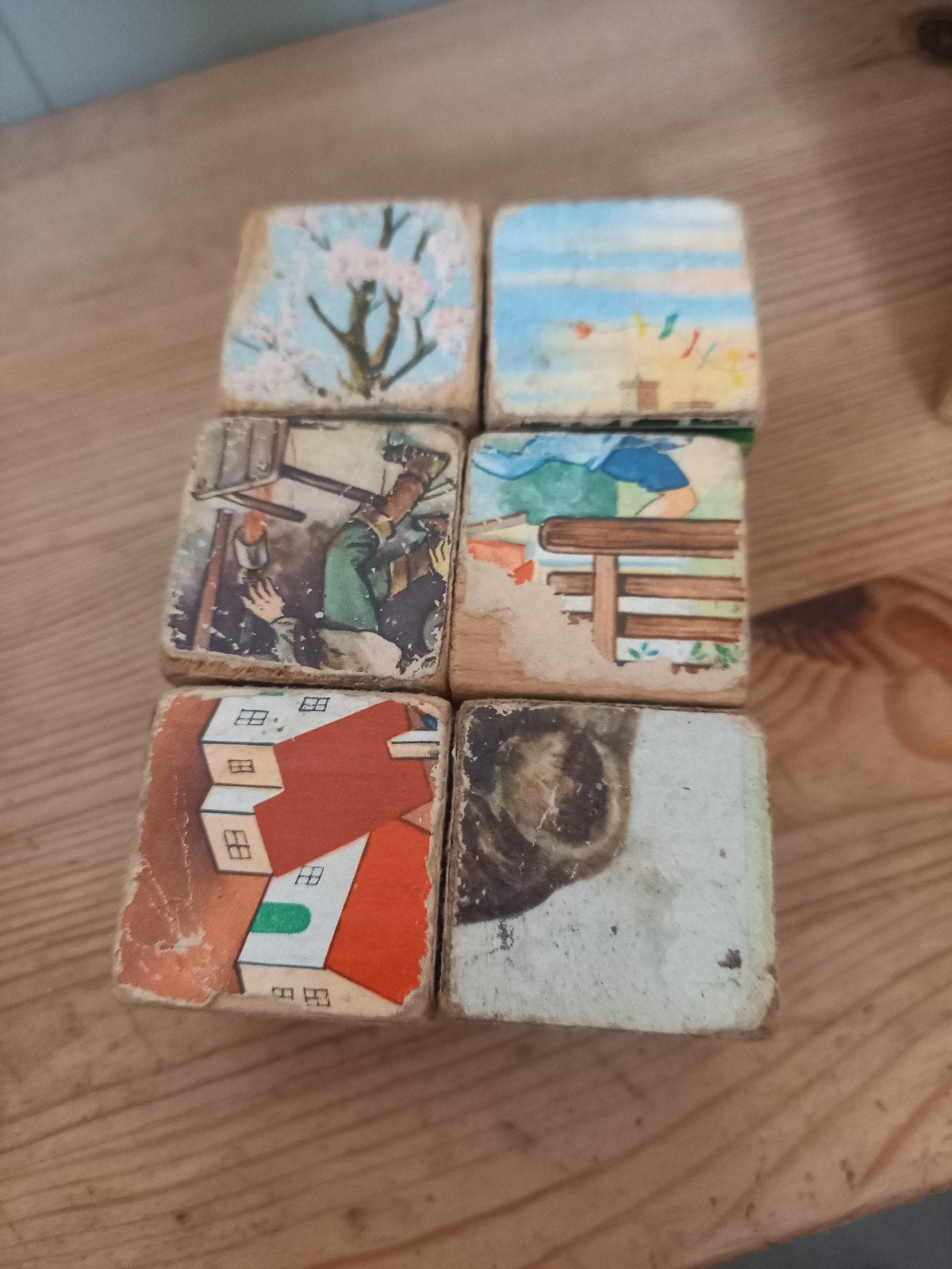 6 oude houten puzzelblokjes aan elkaar gelijmd, Ophalen of Verzenden