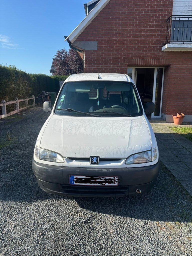 Lichte vrachtwagen Peugeot Partner diesel met trekhaak., Auto's, Euro 2, 4 deurs, 580 kg, Airbags