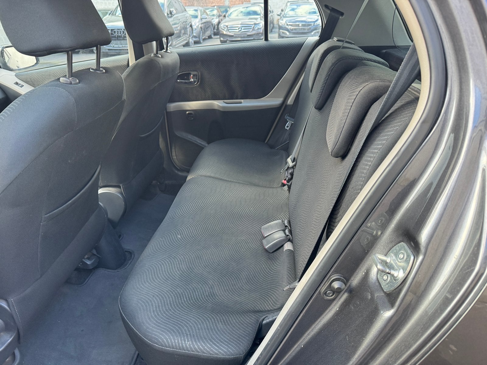 TOYOTA YARIS 1.3 ESSENCE — CLIMATISATION — 109 000 KM, Autos, Achat, Entreprise, https://public.car-pass.be/vhr/1a429e5c-8182-409b-801b-a54d990fc0fa