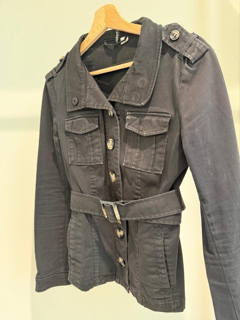 Veste militaire H&M - noire - taille 38 - look cool !, Vêtements | Femmes, Enlèvement ou Envoi, Porté, Noir, Taille 38/40 (M)