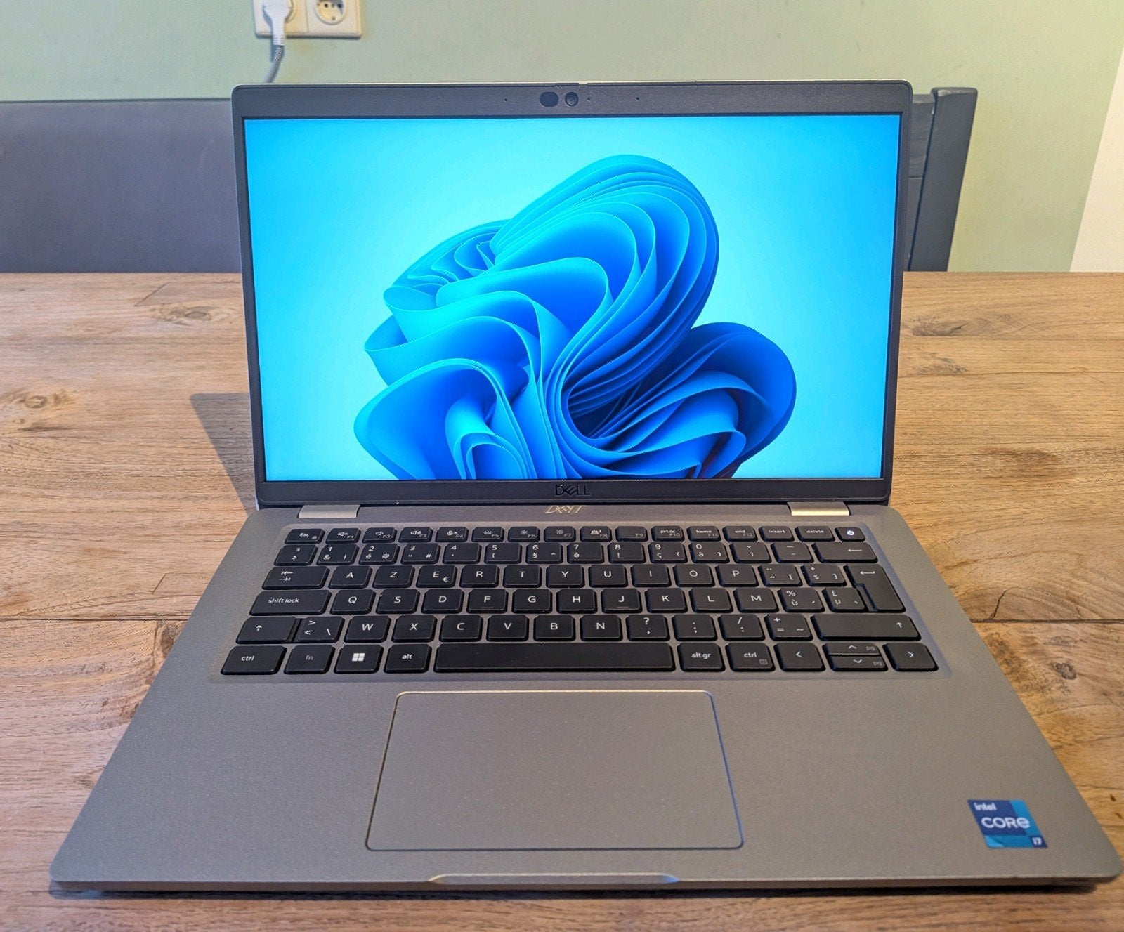 Latitude 5420 AZERTY i7 11th gen 32GB touchscreen, Computers en Software, Netwerk switches, Verzenden