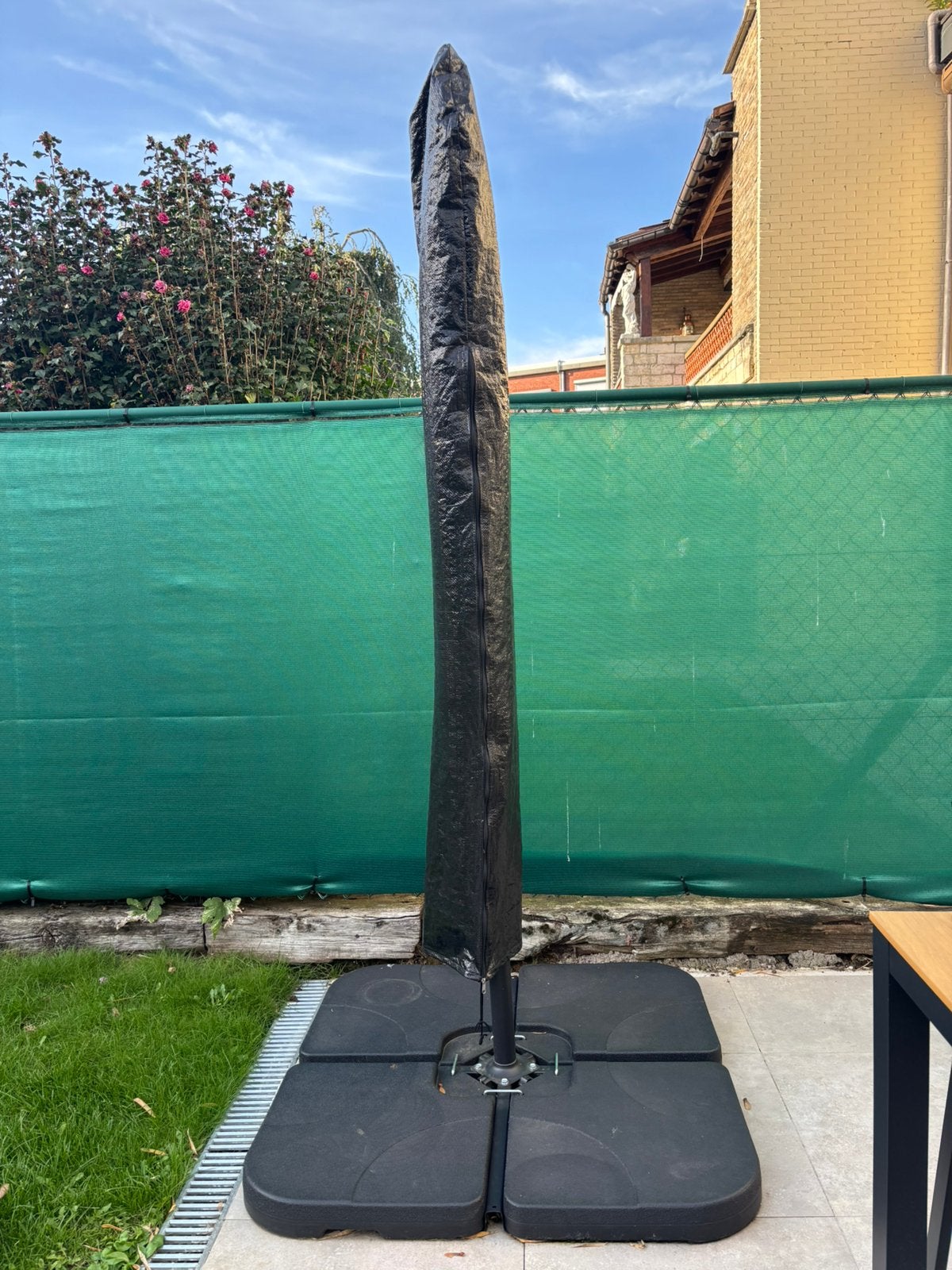 Zweefparasol incl hoes en vulbare parasolvoet, Ophalen, Zo goed als nieuw, Parasolvoet
