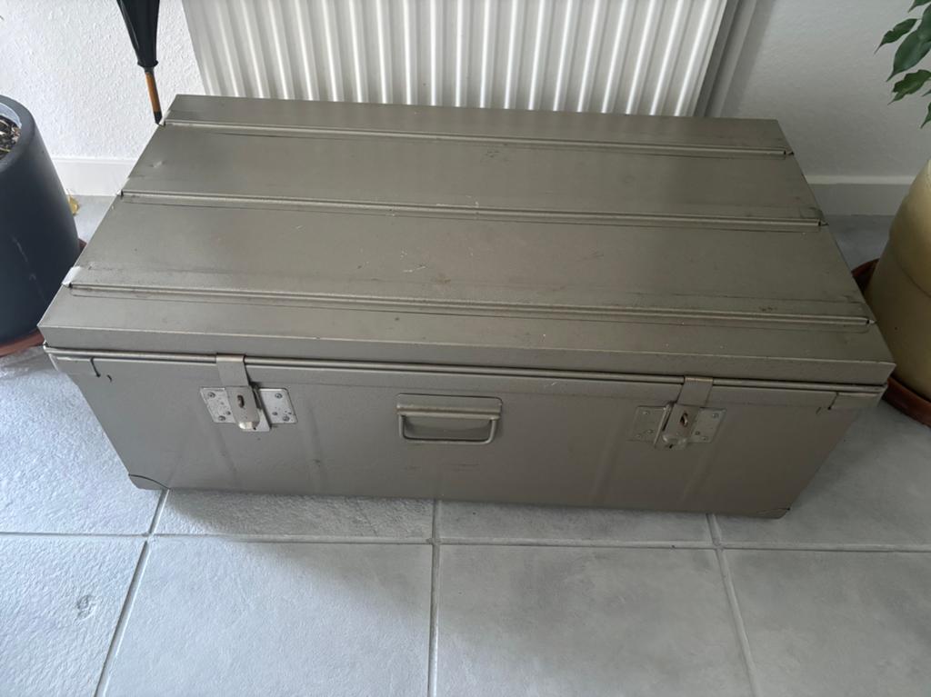 Metalen kist in goede staat, Ophalen, Zo goed als nieuw