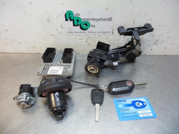 Serrure de contact + ordinateur d'un Fiat Punto Evo, -, 3 mois de garantie, Utilisé, Fiat