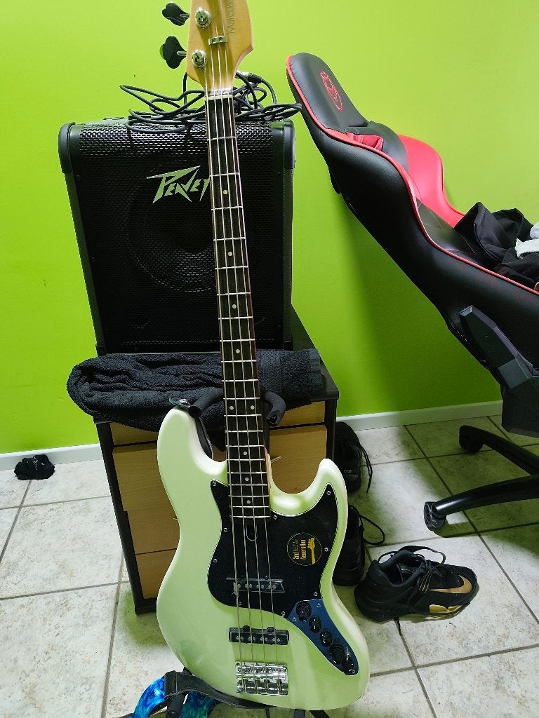 Marcus Miller V3 basgitaar + Peavey MAX 100 versterker 100W, Muziek en Instrumenten, Ophalen, Zo goed als nieuw, Basgitaar