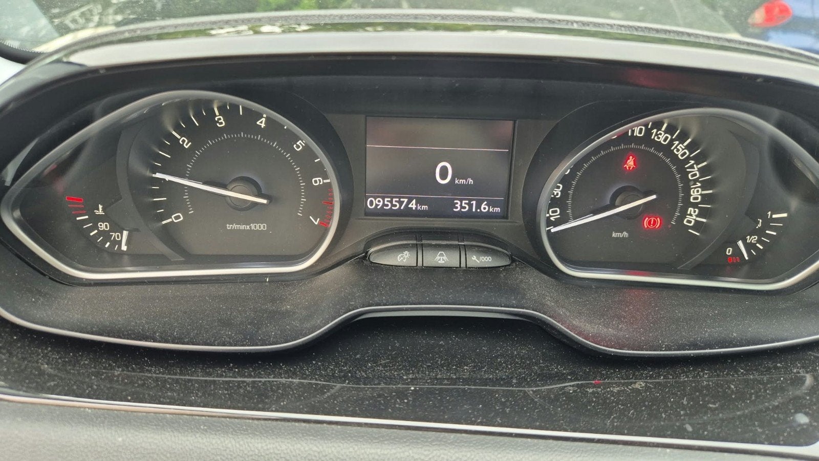 Peugeot 208 essence prêt à immatriculé, Autos, Peugeot, Achat, Entreprise, Radio, Essence