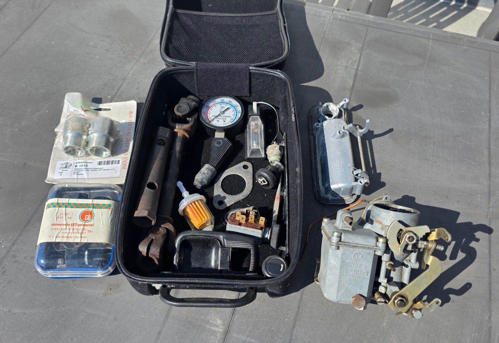 Doosje met VW Oldtimer Materiaal, Auto-onderdelen, Ophalen, Gebruikt, Volkswagen