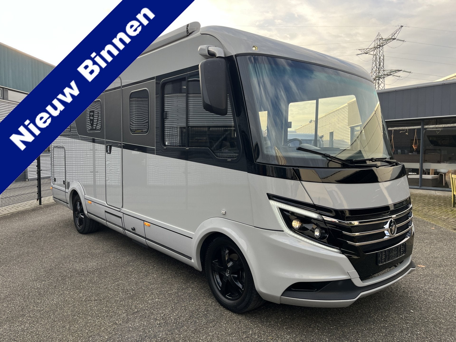 NIESMANN BISCHOFF ISMOVE 7.3F 180pk AUT VOL Queensbed+Hefbed, Caravans en Kamperen, Mobilhomes, Niesmann+Bischoff, Galliersweg 39
5349AT  OSS, NL