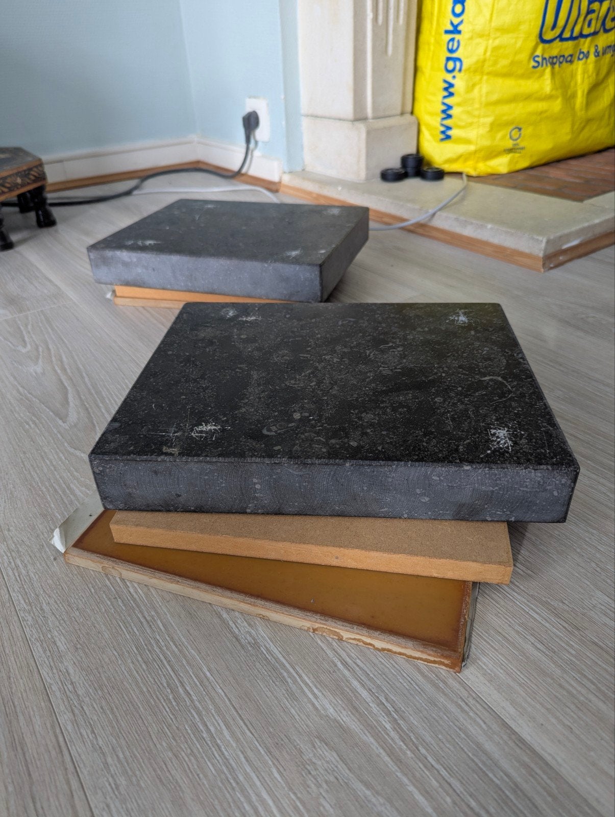 Plaques en pierre bleue pour enceintes hifi, idéales pour ap, Enlèvement, Utilisé