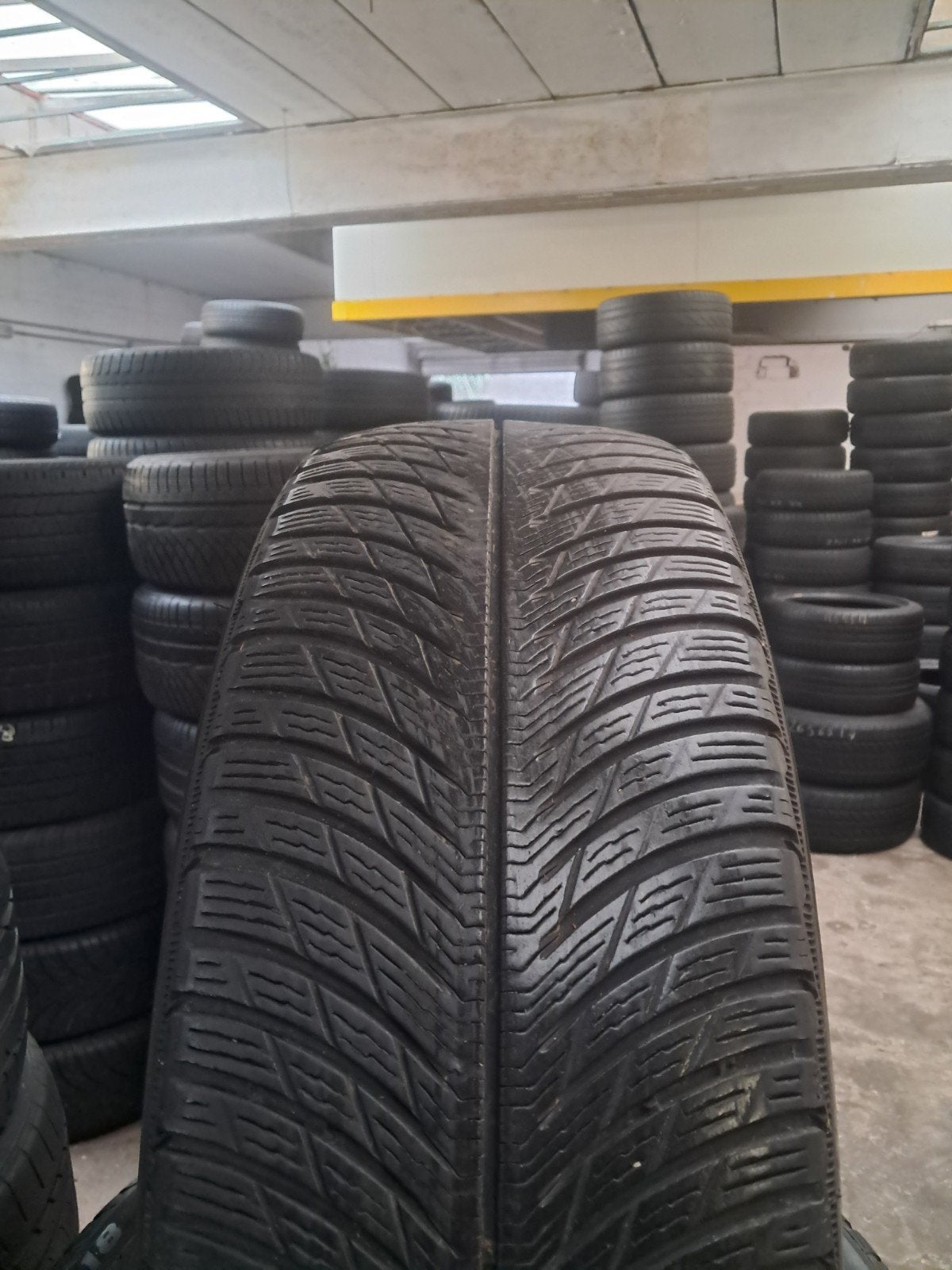 23560r18 235 60 r18 235/60/18 michelin hiver avec montage, Enlèvement ou Envoi