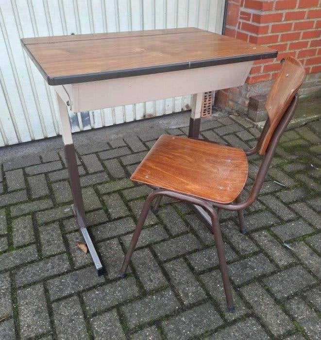 KLEIN SCHOOLBANKJE//LESSENAAR  met STOEL, Huis en Inrichting, Bruin, Ophalen of Verzenden, Zo goed als nieuw, Eén