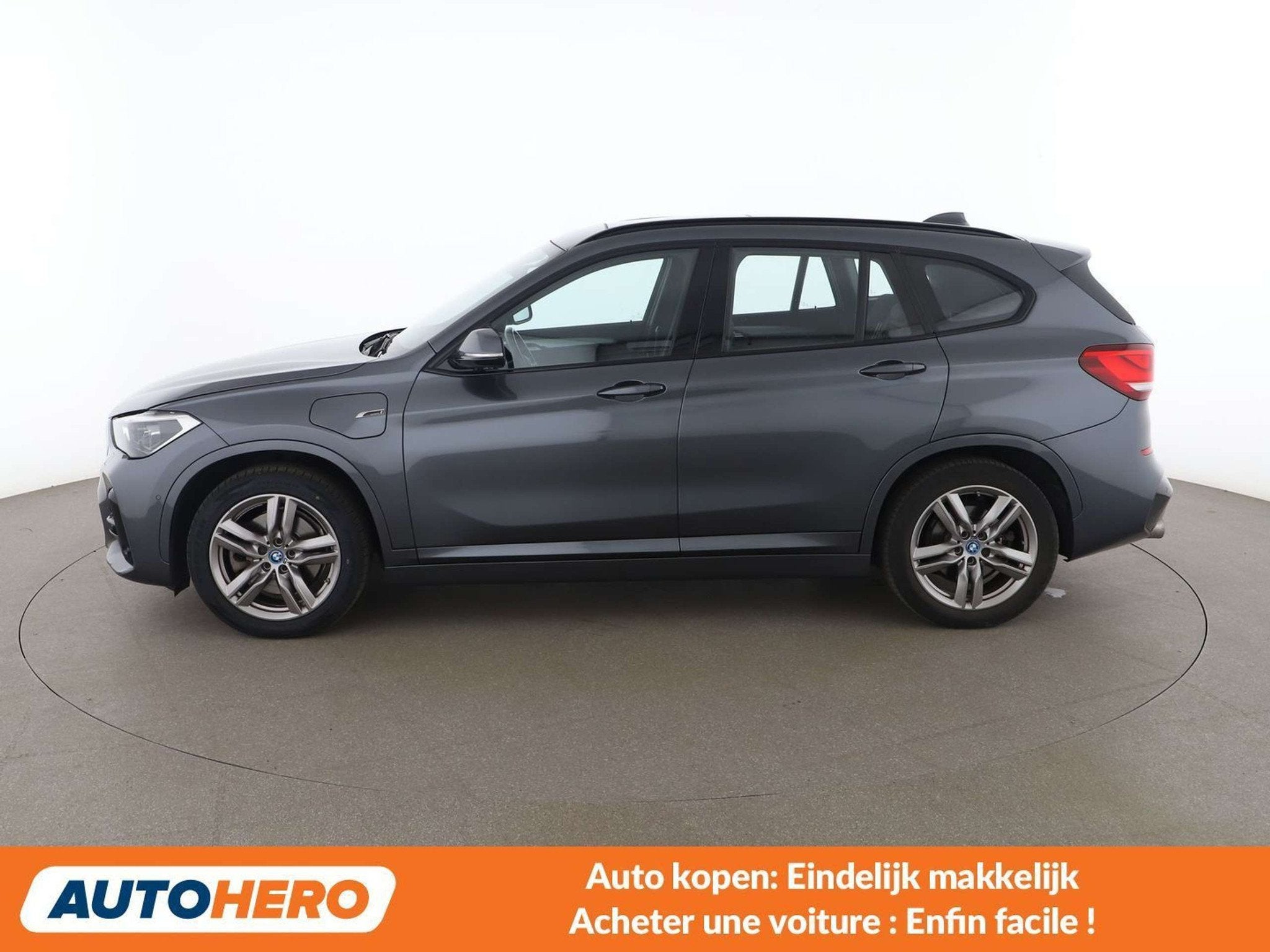BMW X1 xDrive 25e M Sport (année de construction 2022), Autos, BMW, X1, Argent ou Gris, Achat, Euro 6