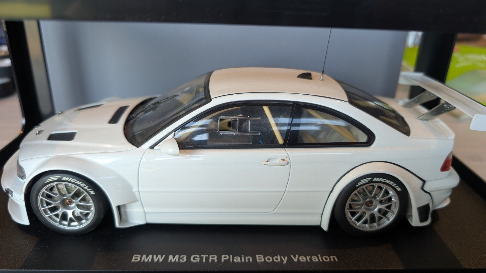 AUTOart 80448 BMW M3 GTR Plain Body, Hobby & Loisirs créatifs, Voitures miniatures | 1:18, Enlèvement ou Envoi, Comme neuf, Voiture
