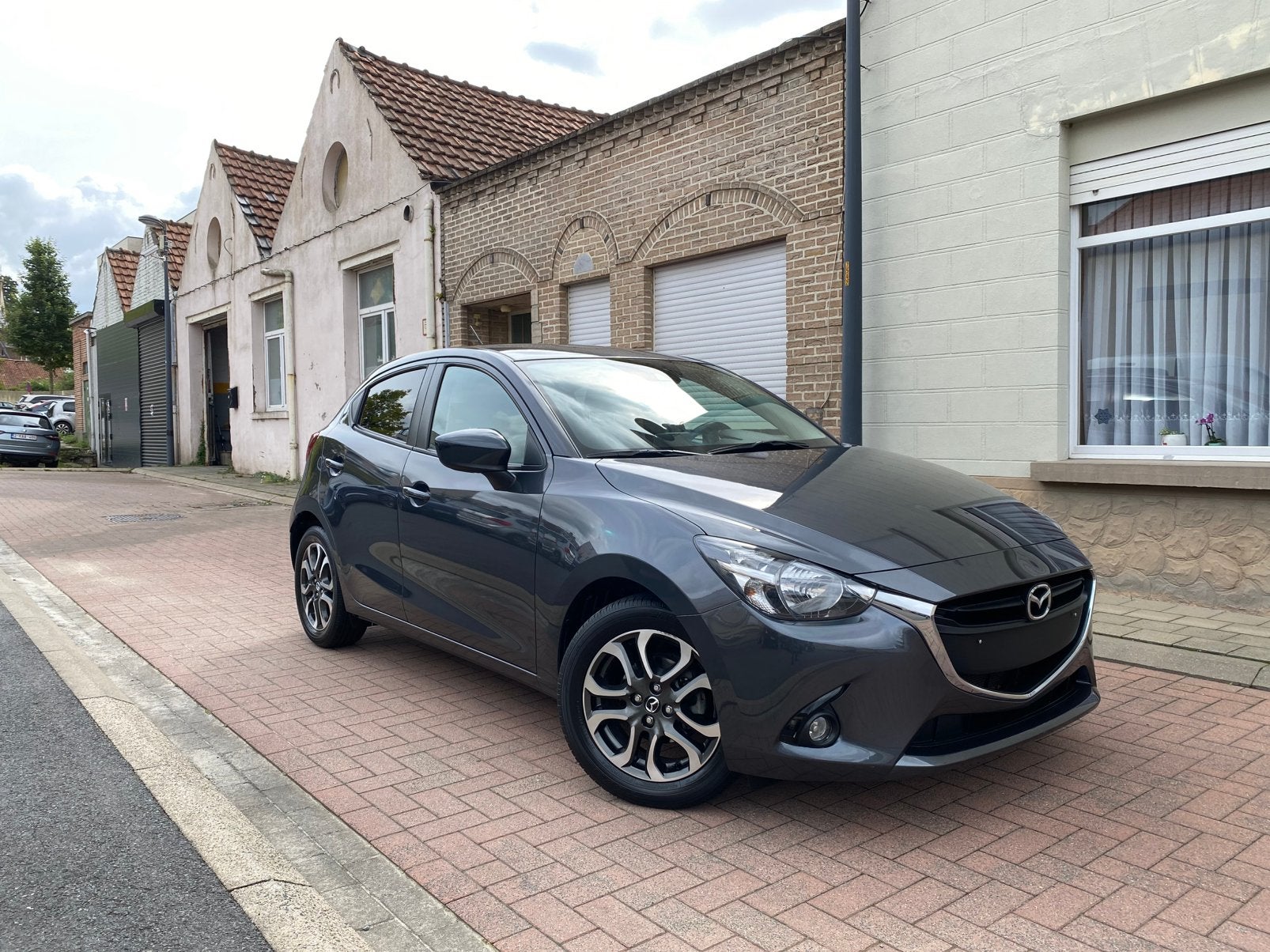 Mazda 2 / 1.5i Benzine/2016/59000.km/1 Ste eigenaar/Garantie, Auto's, Mazda, Dealer onderhouden, Stof, Euro 6, 4 cilinders