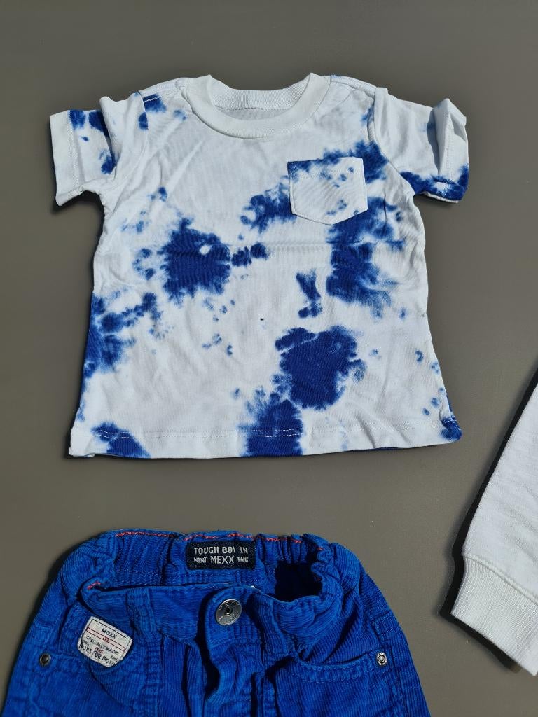 witte t-shirt met blauwe vlekken, CA, 86, Enfants & Bébés, Vêtements de bébé | Taille 86, Enlèvement, Comme neuf