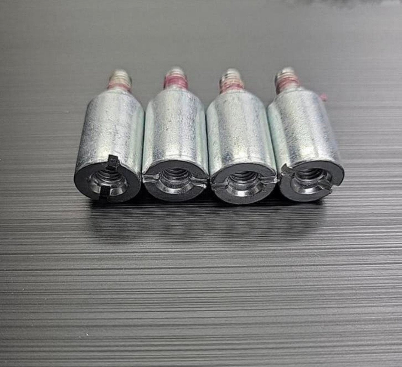 4x Vesa muur beugel bouten van SONY KD-85XH9096 KD-65XH9505, Audio, Tv en Foto, Ophalen of Verzenden, Zo goed als nieuw