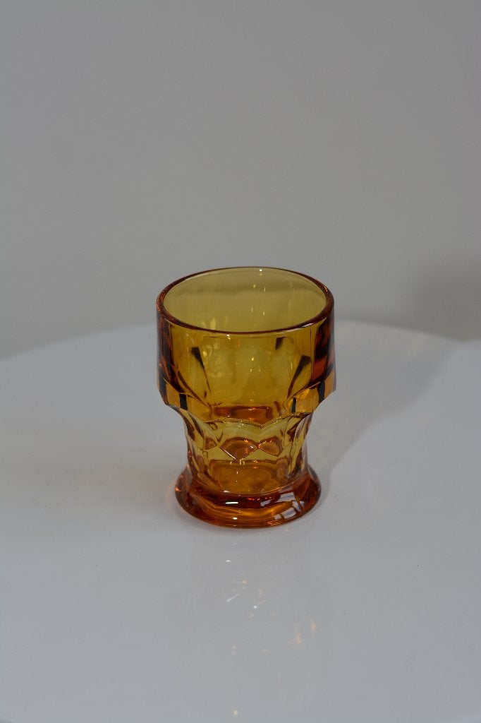 collectie persglas in ambergele tinten, Ophalen
