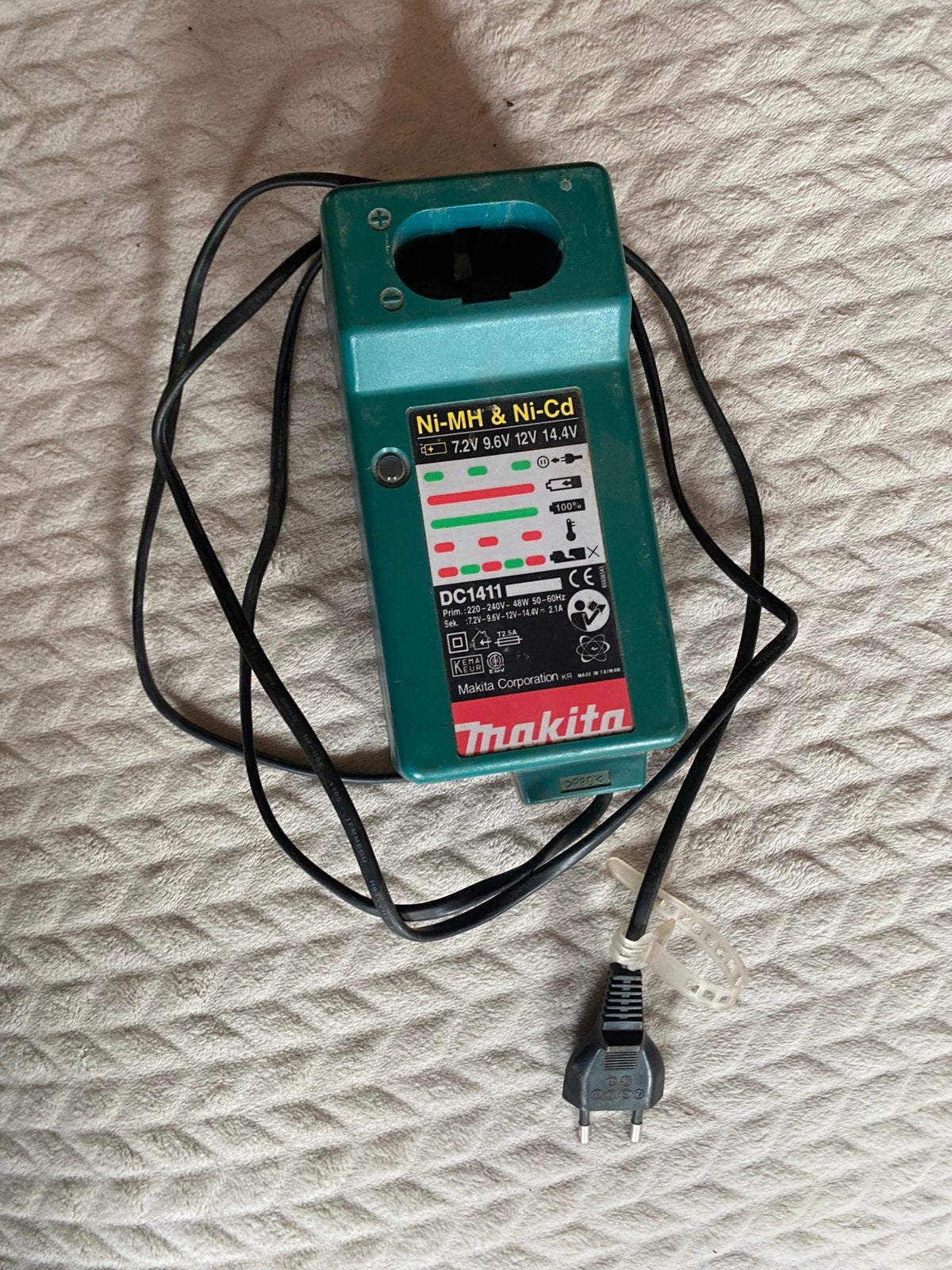 Makita lader, Ophalen of Verzenden, Gebruikt, Boor- en Schroefmachine