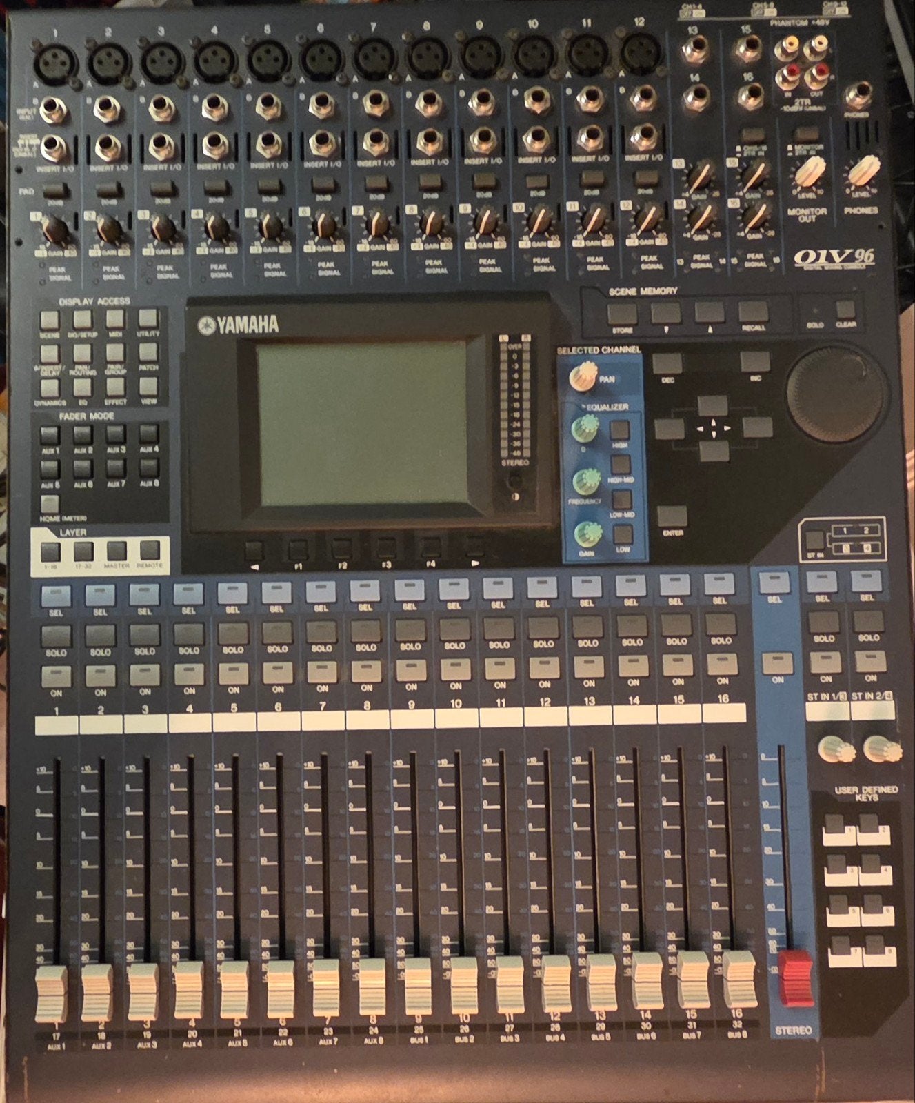console son Numérique 01v96, Enlèvement, Utilisé, 20 canaux ou plus, Entrée micro