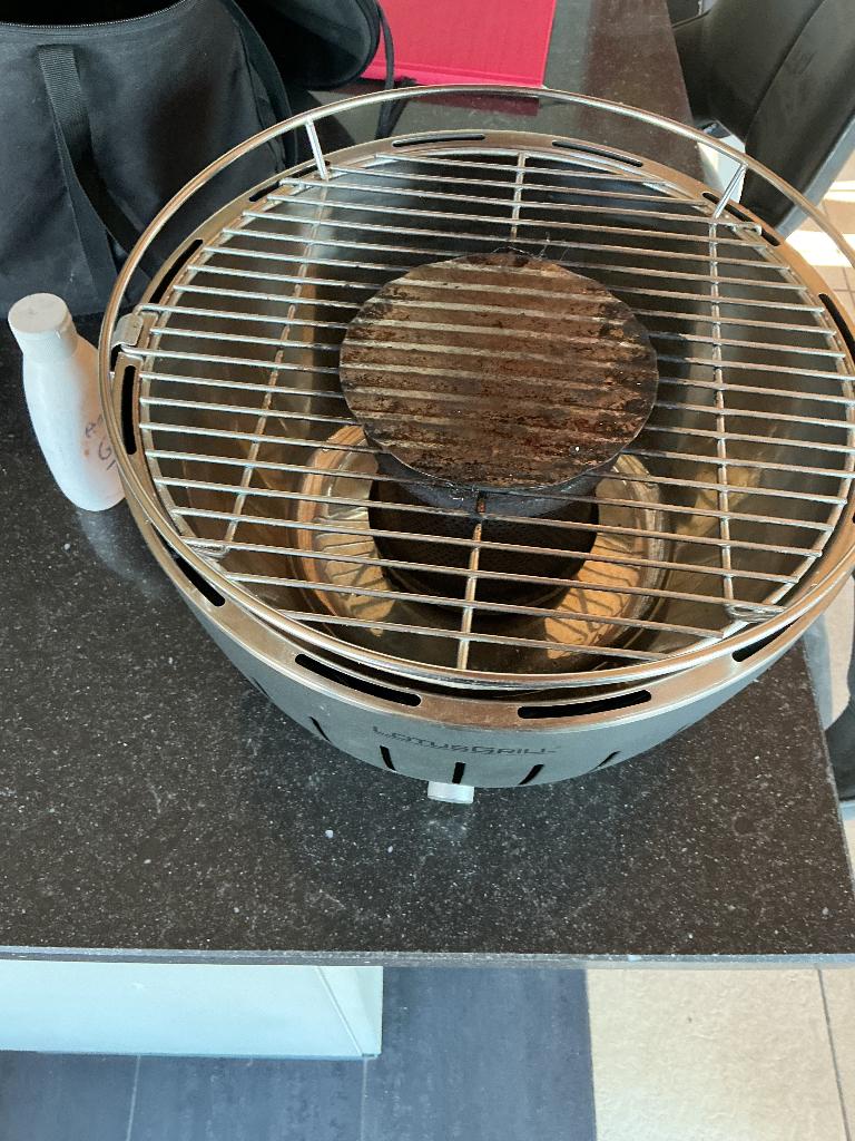 Lotus grill BBQ, Ophalen of Verzenden, Gebruikt, Lotus Grill