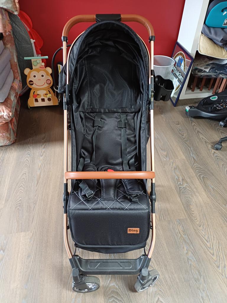 kinder buggy in nieuw staat merk ding, Kinderen en Baby's, Buggy's, Ophalen, Zo goed als nieuw, Overige merken, Verstelbare rugleuning