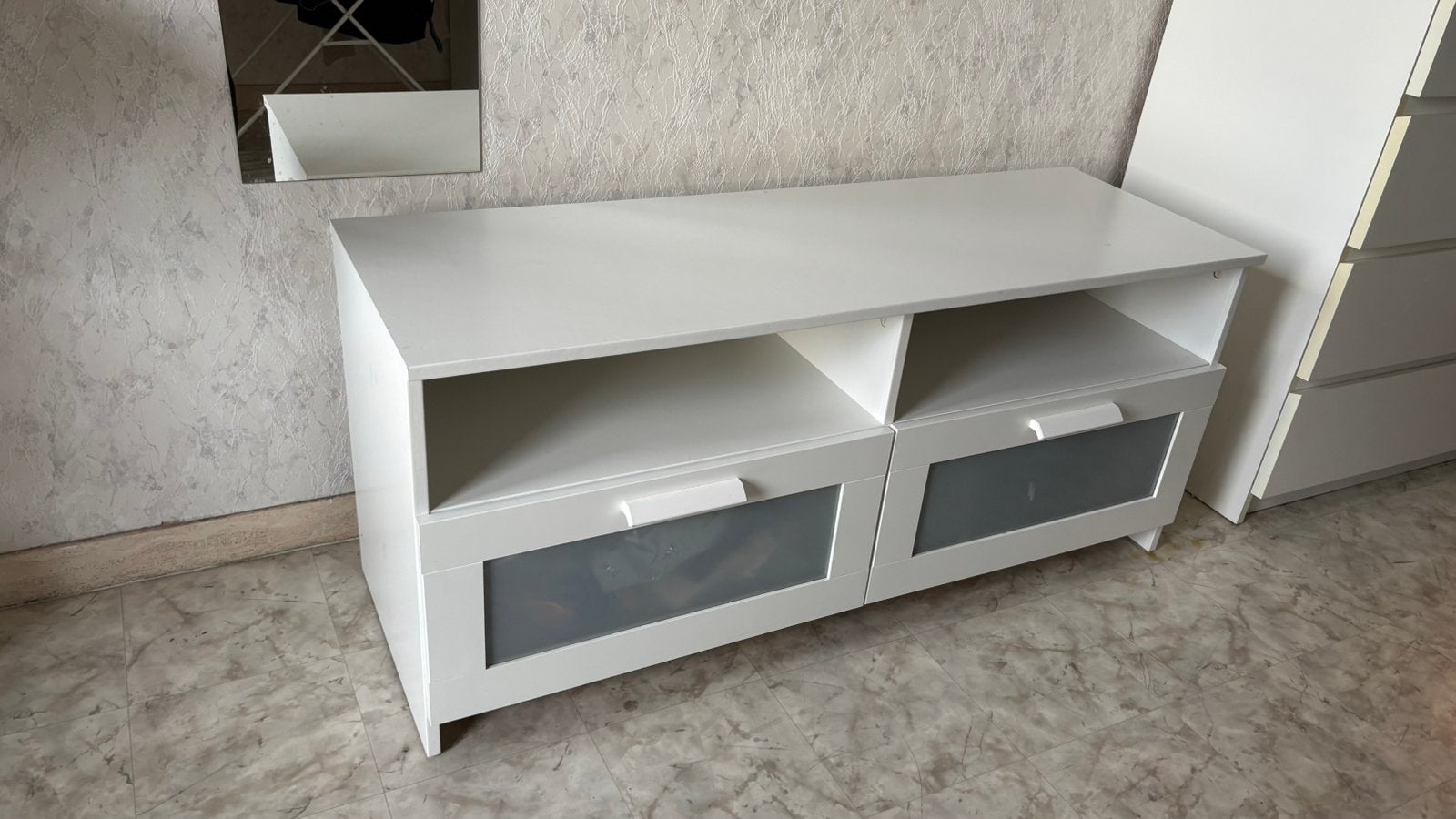 IKEA Brimnes TV-meubel wit (2 lades met melkglas), Huis en Inrichting, Ophalen, Zo goed als nieuw