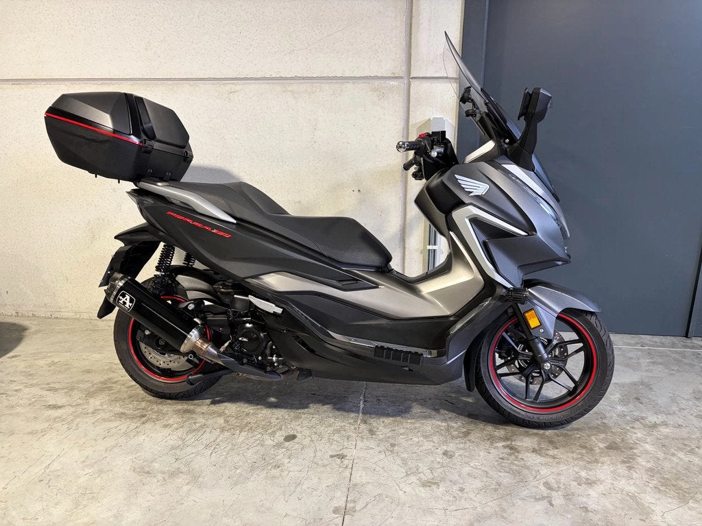 Honda Forza 350 luxescooter met keyless contact en topcase, Motoren, Scooter, Bedrijf, 350 cc, 12 t/m 35 kW