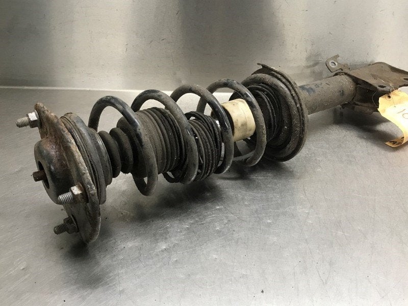 VEERPOOT RECHTS VOOR Colt (Z2 / Z3) (|824902000482|), Gebruikt, Mitsubishi