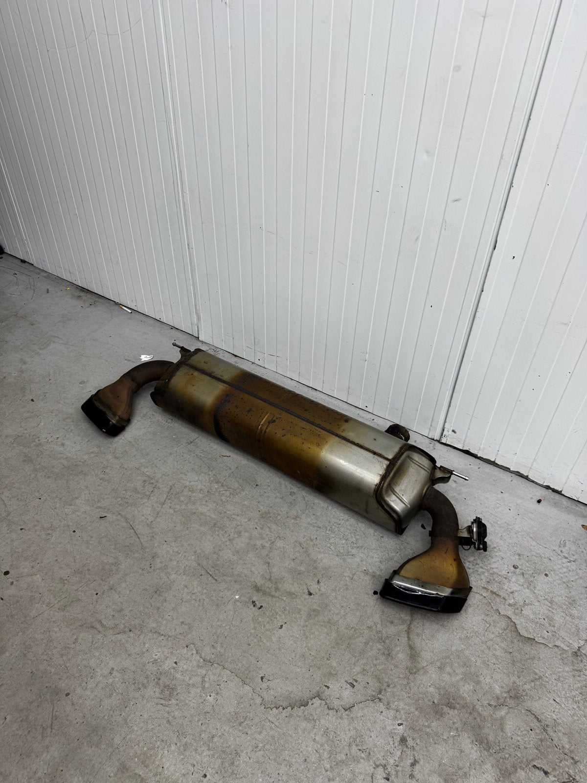 BMW G30 uitlaat, Ophalen, BMW