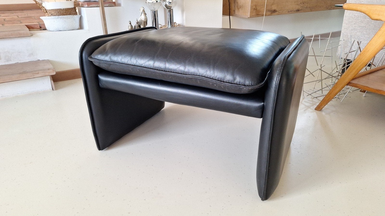 Bora Bora Leolux hocker, Maison & Meubles, Canapés | Repose-pieds & Poufs, Comme neuf, Cuir, Enlèvement