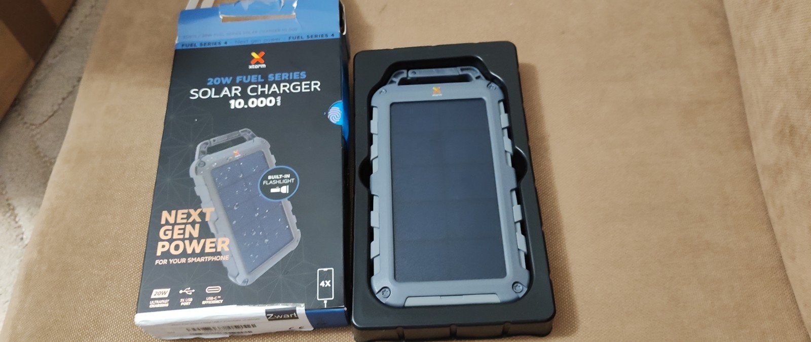 Solar charger 10,000 mah, Motoren, Ophalen of Verzenden