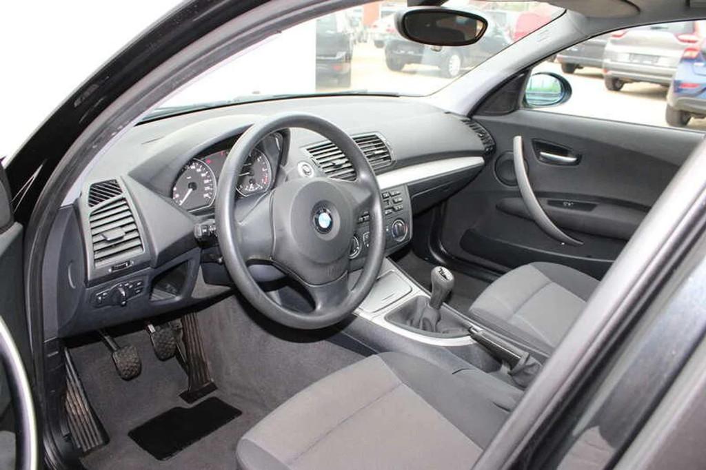 BMW 1 Serie 116 Airco Inclusief 3 JAAR garantie! (bj 2006), Auto's, 1596 cc, 1 Reeks, Gebruikt, Zwart