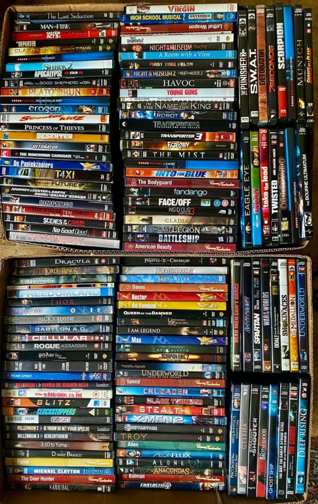 Lot dvd's  uit te kiezen  per doos.Kies je dvd uit aan 3€ ., Ophalen