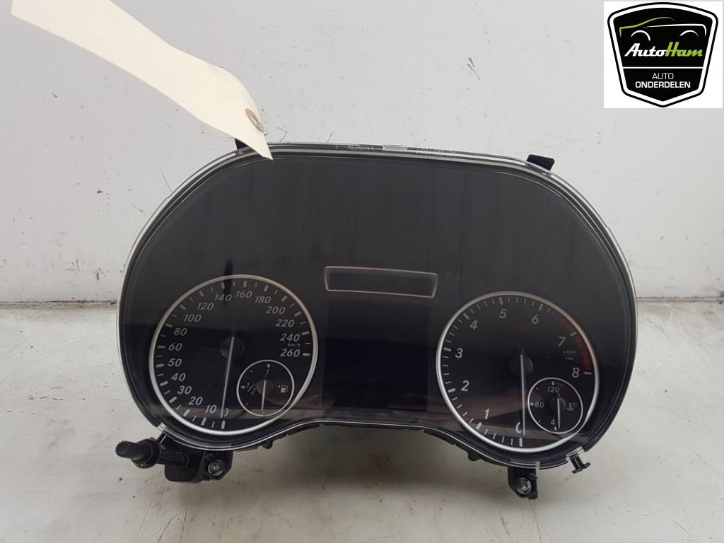 INSTRUMENTS DE BORD Mercedes-Benz B (W246) (01-2011/12-2018), Autos : Pièces & Accessoires, Utilisé, Mercedes-Benz