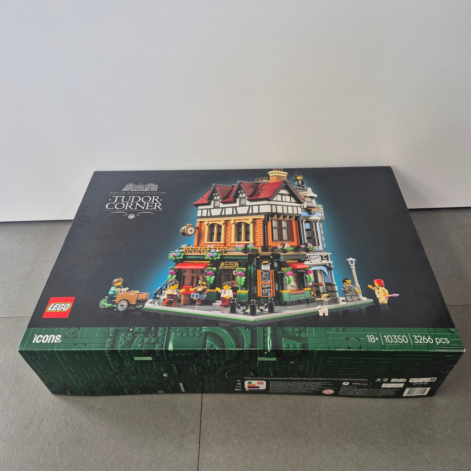 Lego 10350 Tudor Corner, Enlèvement