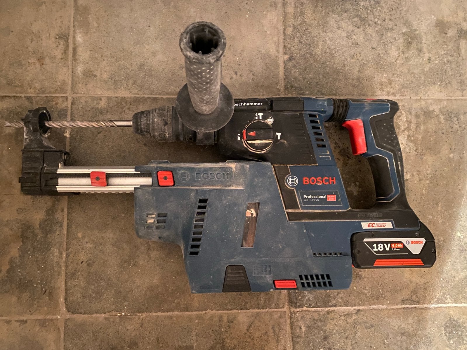 RENTAL Bosch SDS+ accuboormachine met stofzuiger, Ophalen, Zo goed als nieuw