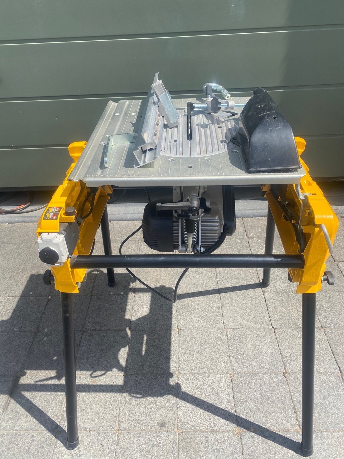 Dewalt tafelzaag, Ophalen, Zo goed als nieuw, Afkortzaag, 30 tot 70 mm