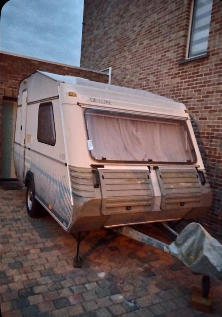 KIP Deluxe caravan 350 – MET VOORTENT - compleet uitgerust, Caravans en Kamperen, Particulier, Koelkast, Kip