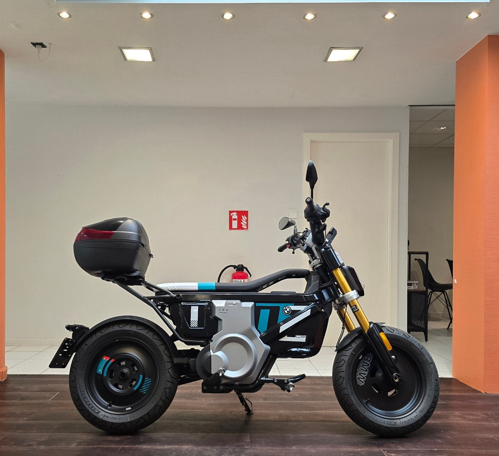 BMW CE02**2025**1.080km**Garantie, Motoren, Handvatverwarming, Bedrijf, 11 kW of minder