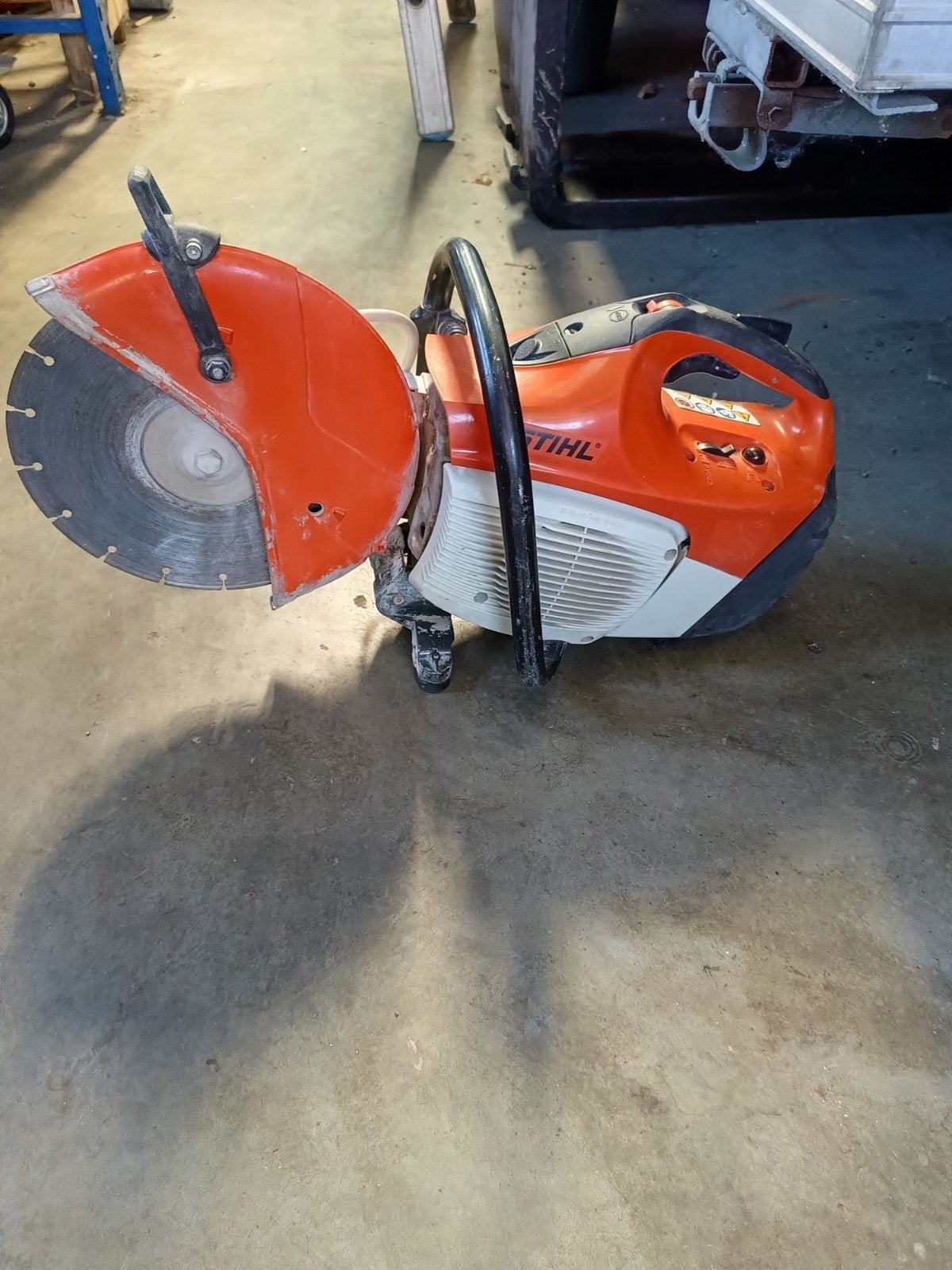Stihl betonzaag, Bricolage & Construction, Outillage | Meuleuses, Enlèvement