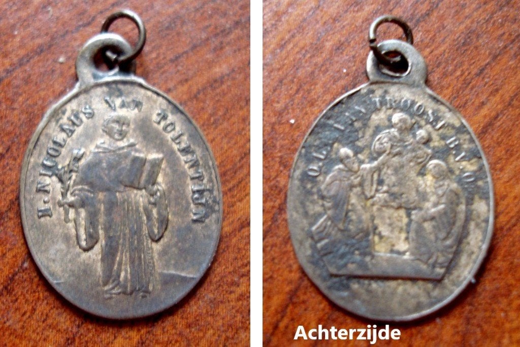 Medaille St Nicolas van Tollentijn en O.L. vrouw van Troost, Collections, Enlèvement ou Envoi, Utilisé, Autres types, Christianisme | Catholique