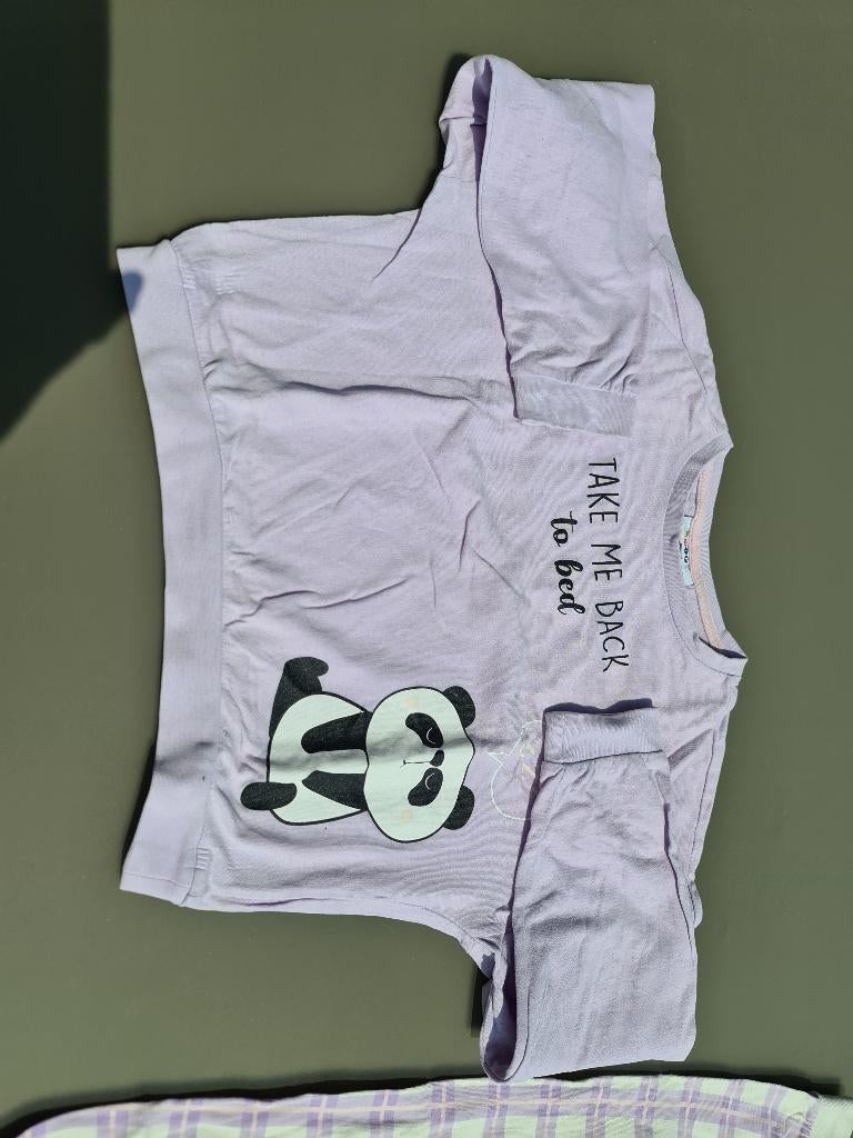paarse pyjama met panda, Fisch & Chips, 134, Kinderen en Baby's, Kinderkleding | Maat 134, Ophalen, Zo goed als nieuw