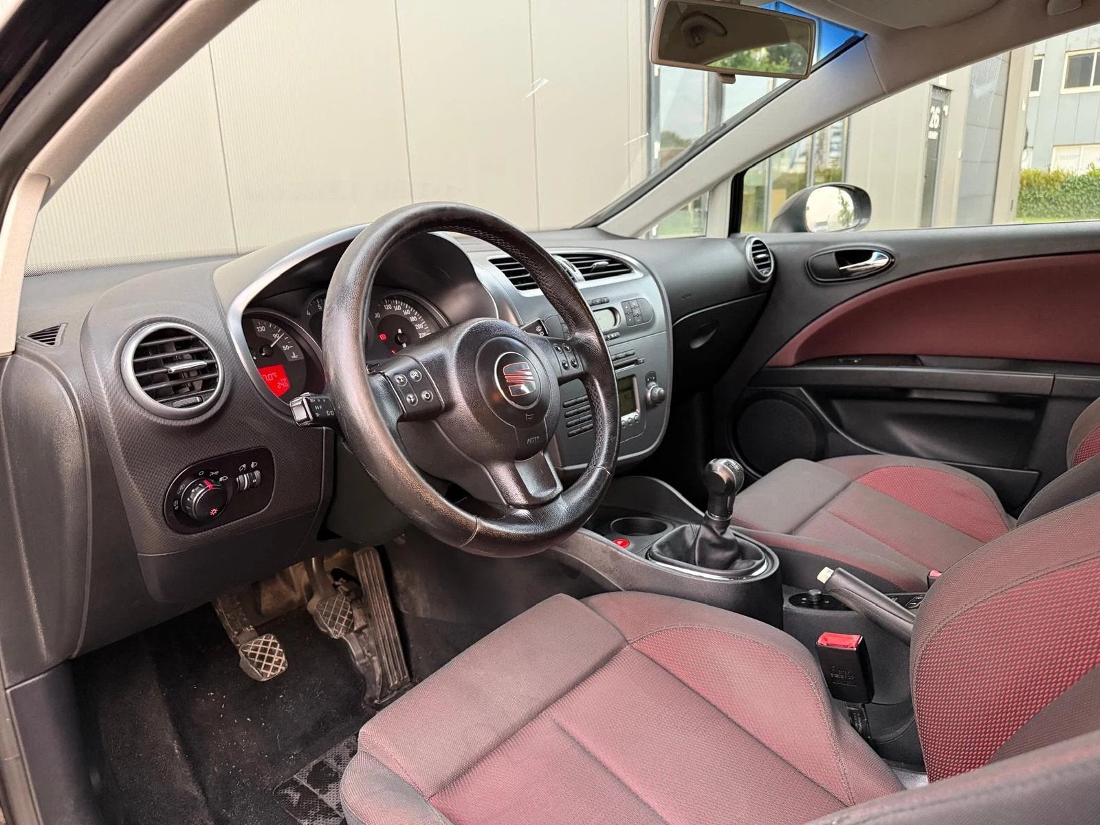 SEAT LEON ESSENCE /79838KM/CONTRÔLÉ/LEZ OK, Autos, 75 kW, Achat, 1280 kg, Entreprise