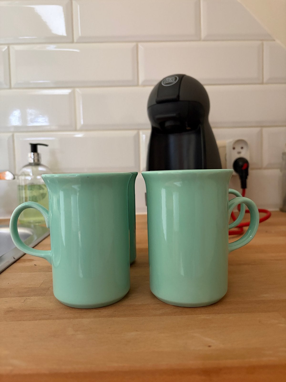 Vier tassen voor koffie of thee - groen, Huis en Inrichting, Keuken | Servies, Gebruikt, Overige merken, Keramiek, Vintage