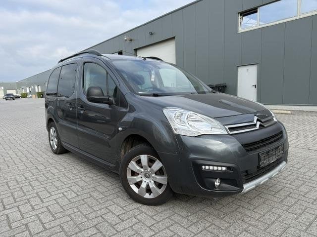 Citroën Berlingo 1.2 Benzine | Trekhaak | 5 zit | 1 JAAR GA, Auto's, Voorwielaandrijving, Monovolume, Gebruikt, 1295 kg