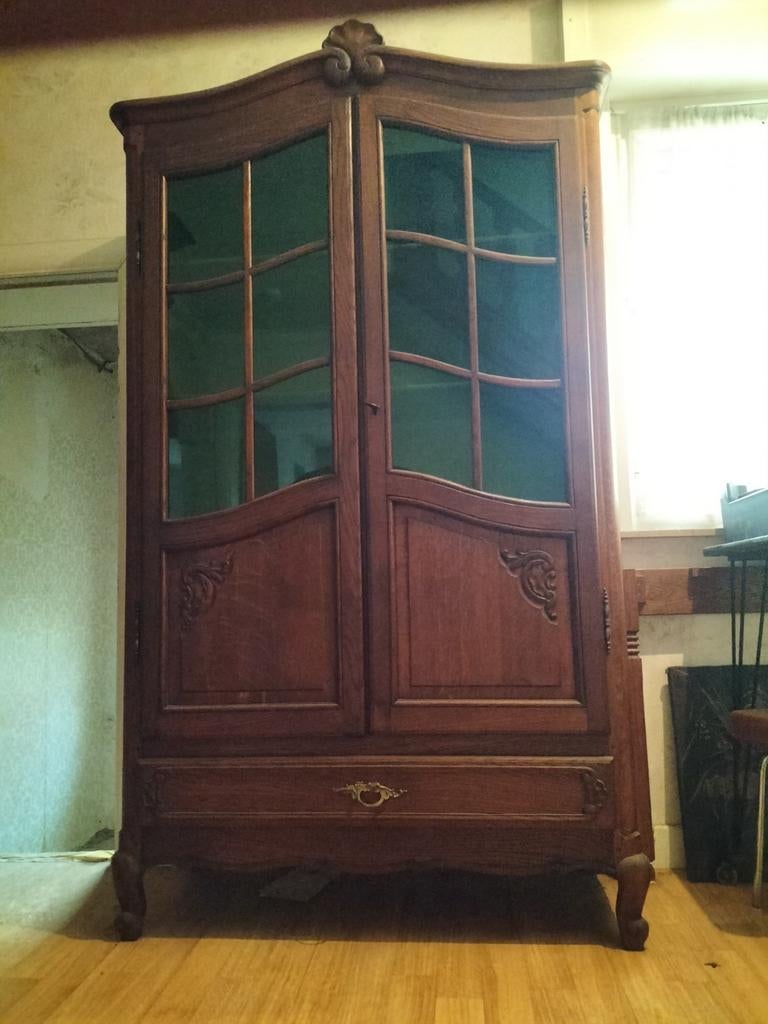 Vitrinekast met gekleurd glas, Huis en Inrichting, Kasten | Vitrinekasten, Ophalen, Glas