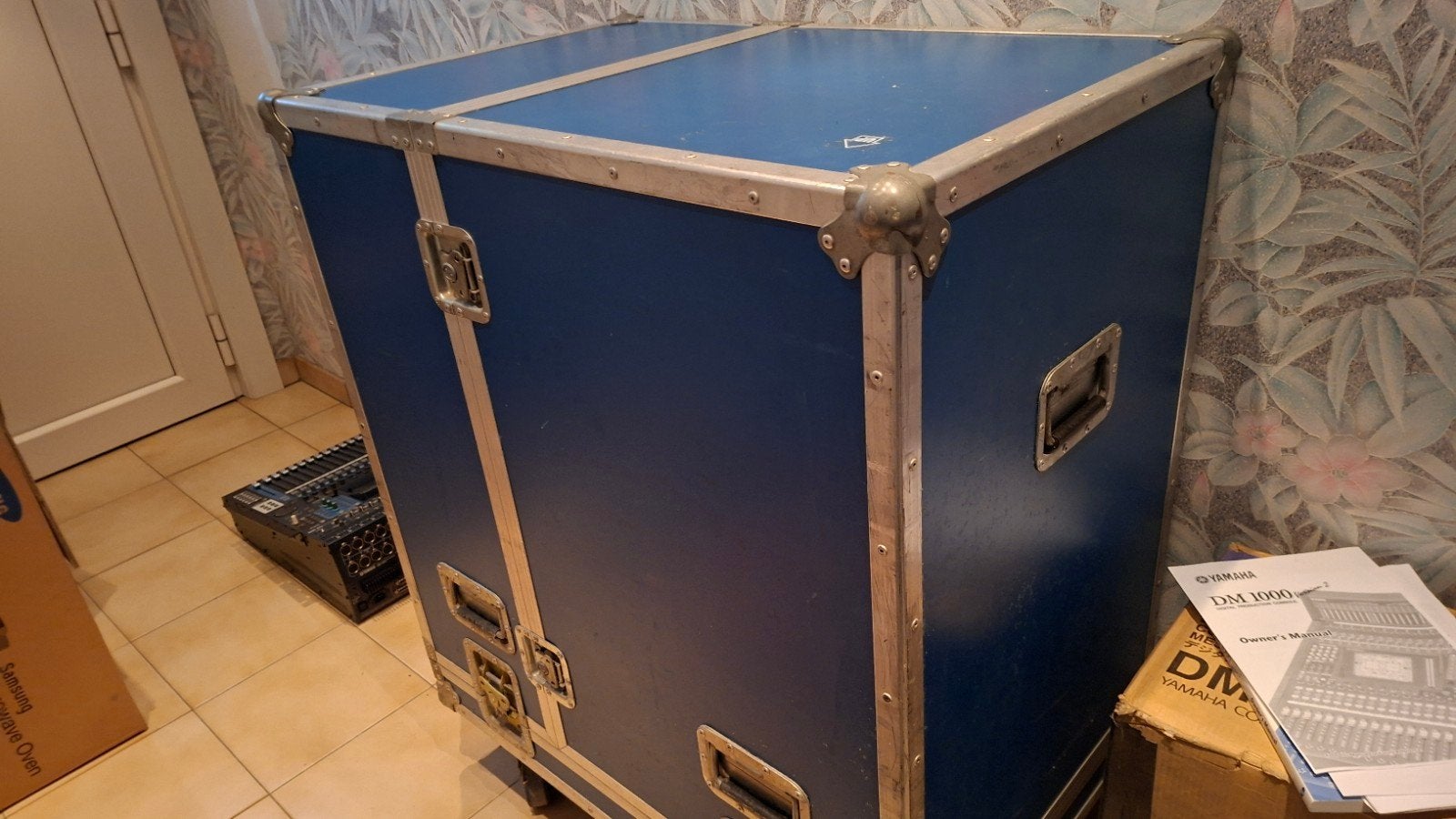 Lege flightcase uit zeer sterk materiaal, in 3 delen., Ophalen, Flightcase
