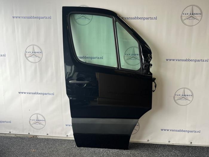 Portière 2portes droite d'un Mercedes Sprinter (040), Autos : Pièces & Accessoires, Carrosserie & Tôlerie, -, 3 mois de garantie