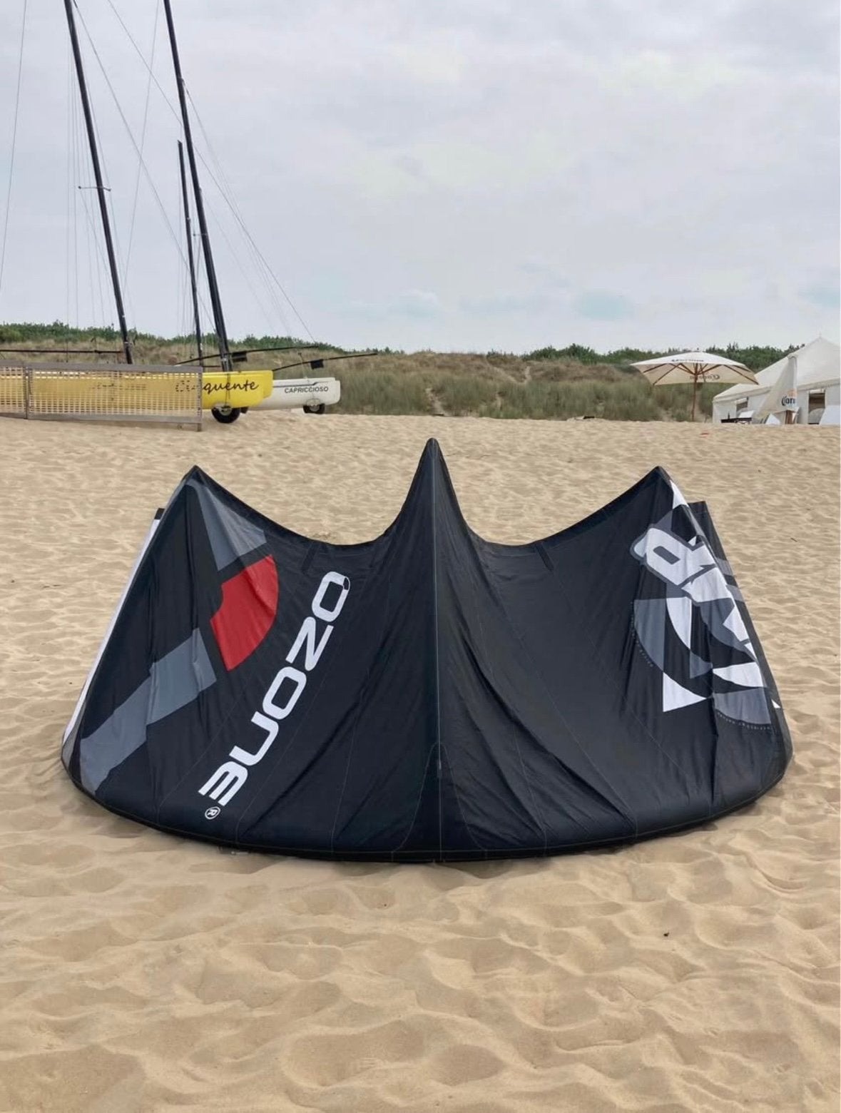 Ozone Amp 11m, Watersport en Boten, Ophalen, Twintip, 11 m², Zo goed als nieuw